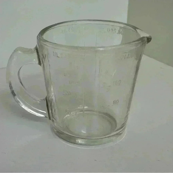 Vintage Pyr-o-Rey 240 mL glass measuring cup, made in Mexico - Picture 1 of 7
